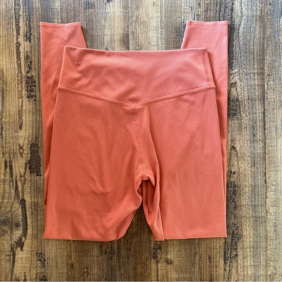 Nike Women's Size Md One Luxe Ribbed Leggings Pants Madder Root DV0049-827 - Picture 6 of 6